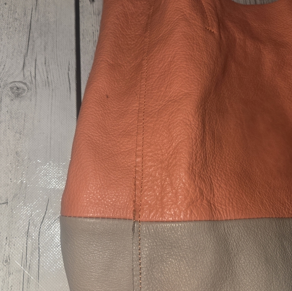 Le Parmentier Paris Made in Italy Leather Colorblock Tote – Coral & Taupe - Picture 5 of 13